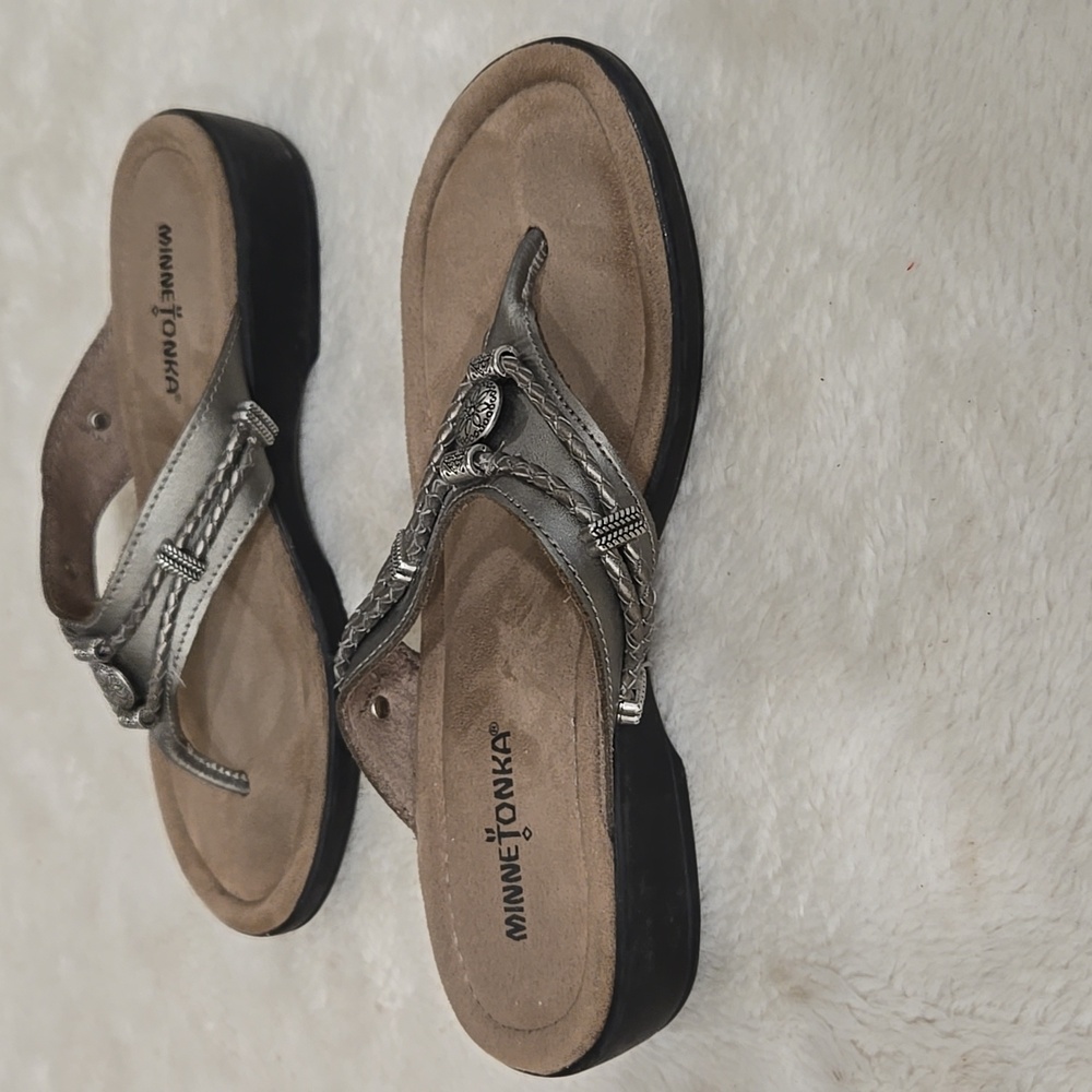 Minnetonka Women's Silver Sandals - Picture 4 of 10